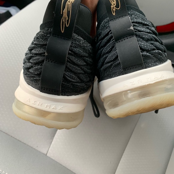 Lebron Shoes - Picture 2 of 3